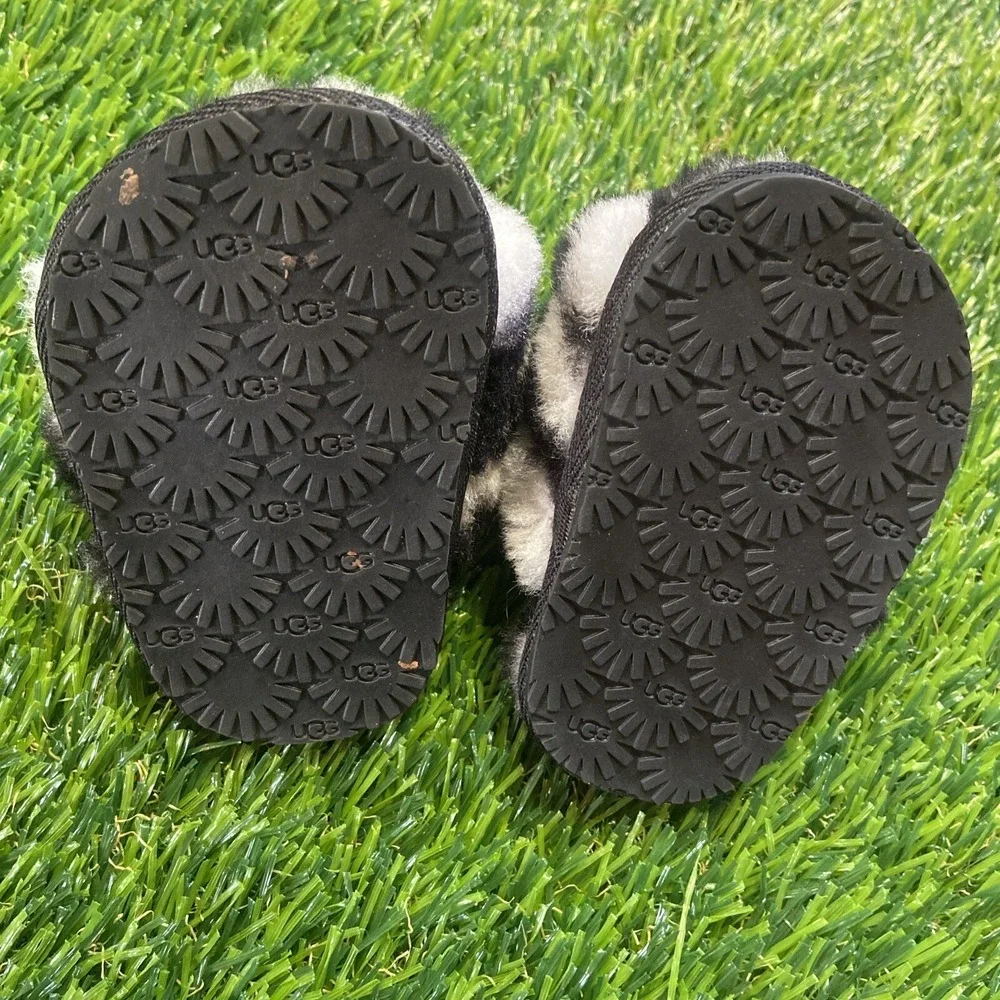 Ugg Slipper Infant Size 2/3 Black Fluff Yeah Slides EUC